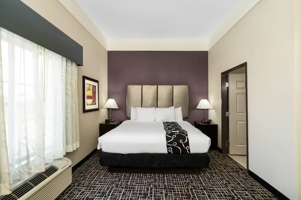 1 King Bed Room